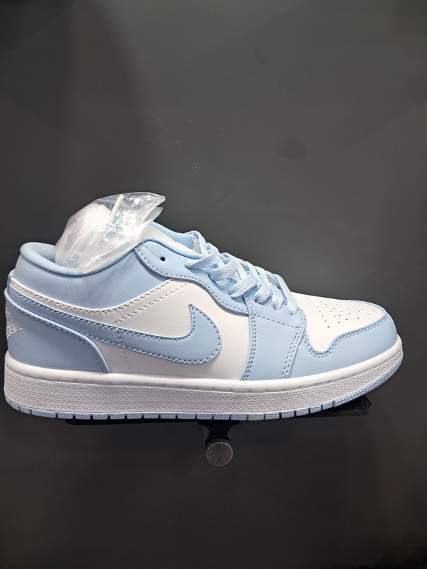 کتونی جردن وان آیس بلو (jordan 1 low) آبی یخی کیفیت مستر ویتنام