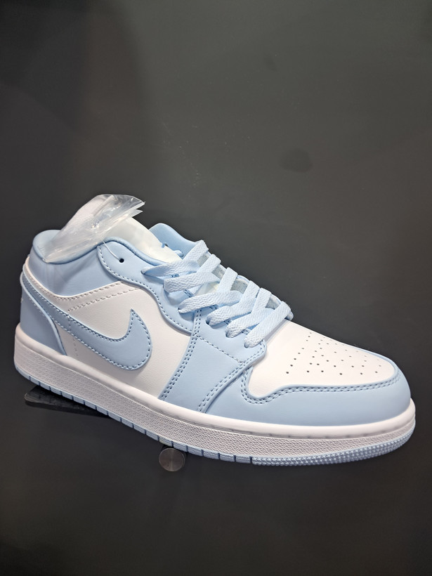 کتونی جردن وان آیس بلو (jordan 1 low) آبی یخی کیفیت مستر ویتنام